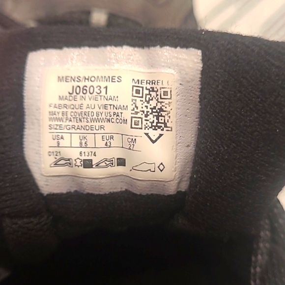 Merrell Hiking Shoes - Picture 11 of 15